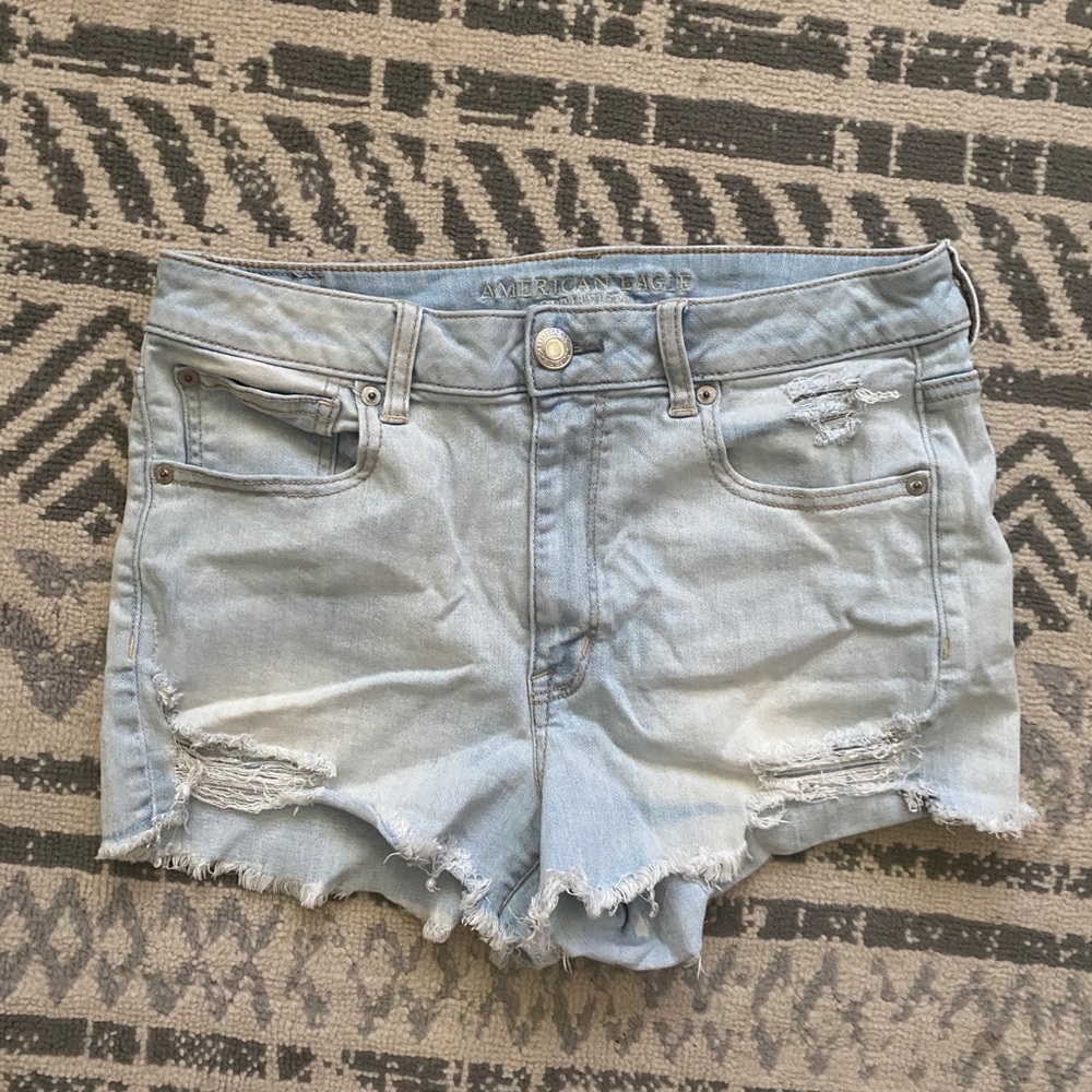 Light wash american eagle jeans